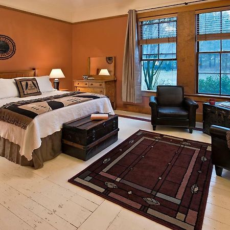 Mccloud Hotel Екстериор снимка