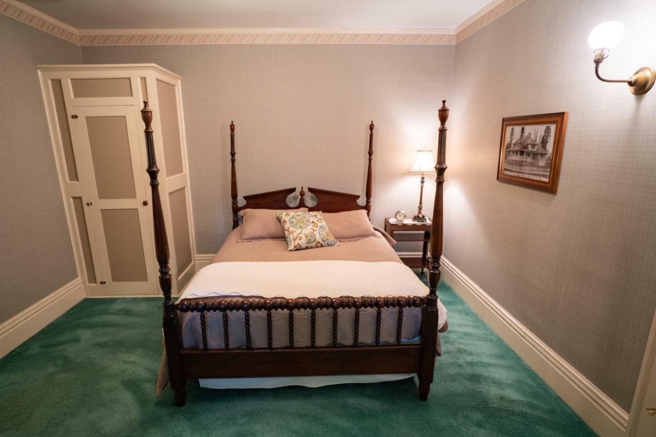 Mccloud Hotel Екстериор снимка